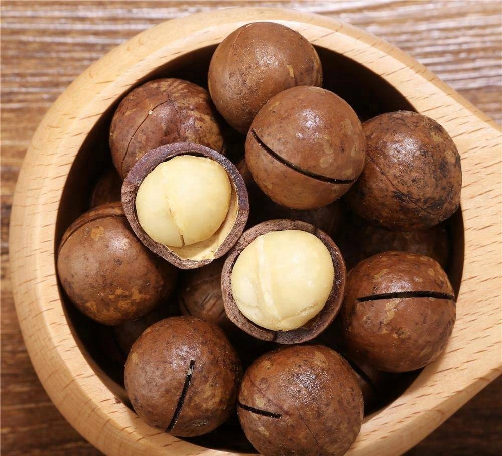 Макадамия — орех со вкусом шоколада и запахом ванили. полезные свойства
