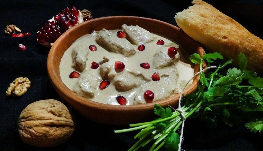 Сациви из курицы по-грузински - пошаговый рецепт с фото