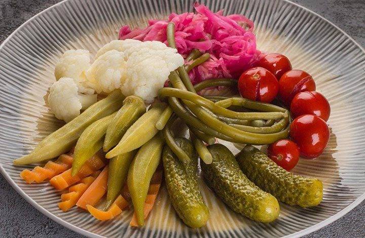 Салат ассорти на зиму – яркие, красивые овощи разных вкусов и цветов в банках: рецепт с фото и видео
