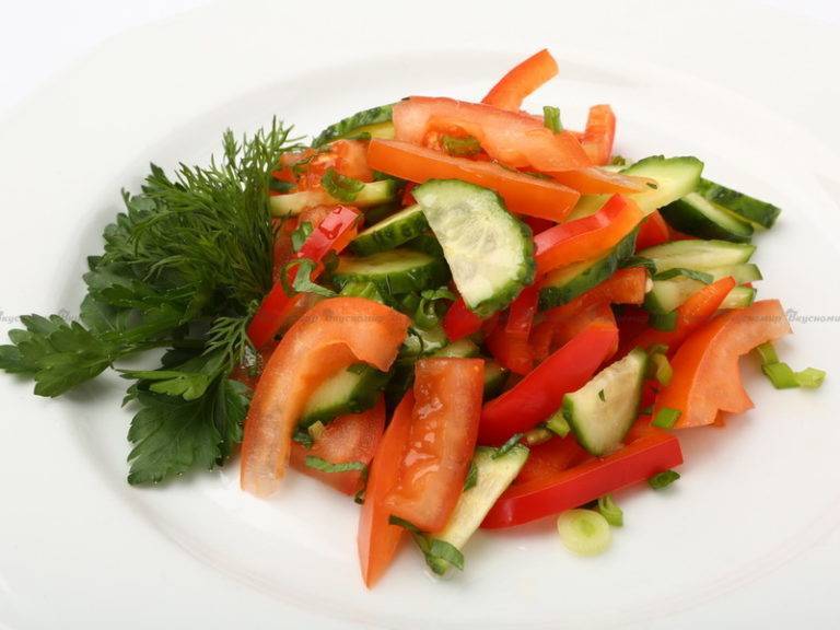 Салат из помидоров и огурцов. 18 самых простых и вкусных рецептов приготовления