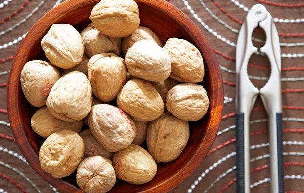 Орехи при грудном вскармливании (вред и польза) + рецепты