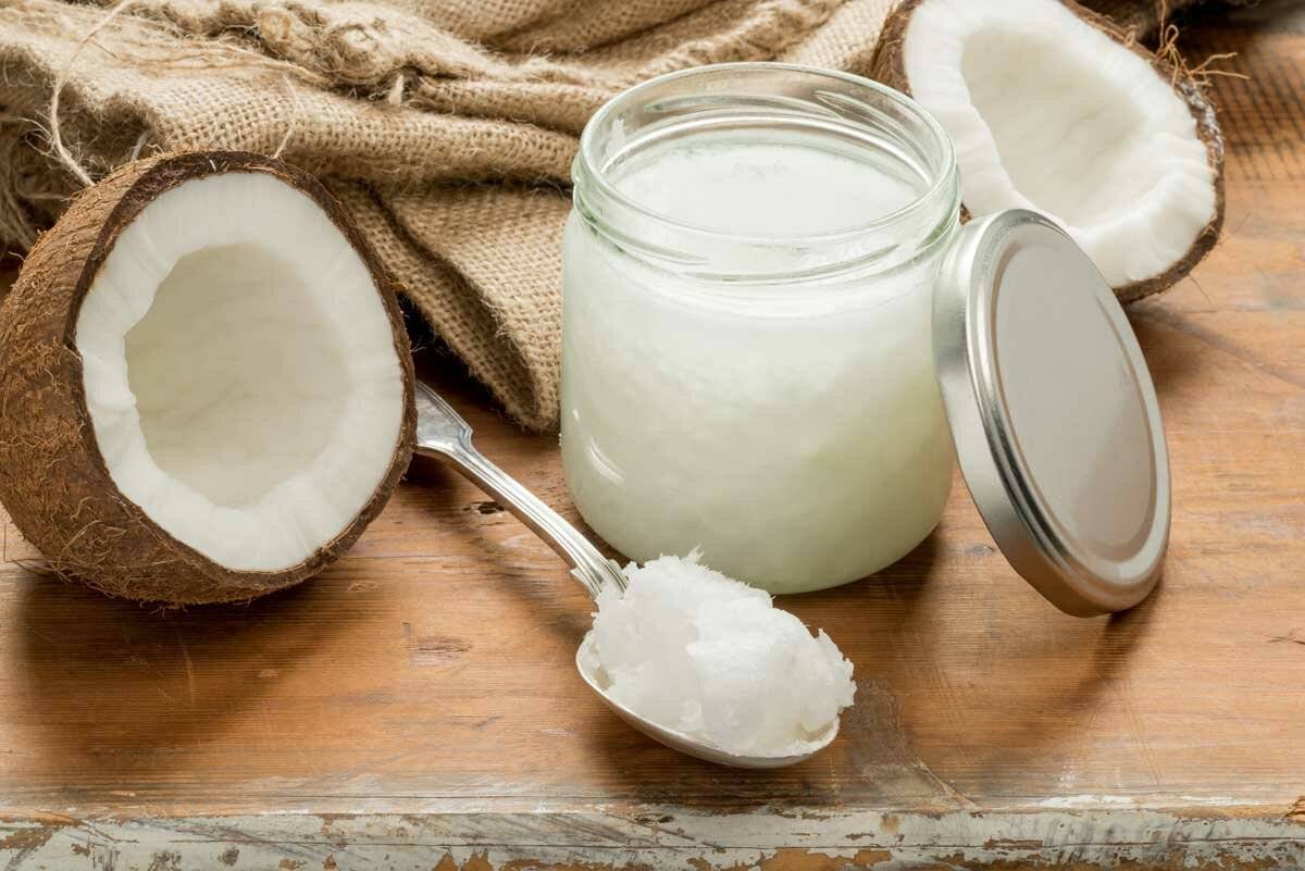 Кокосовое масло (для еды, в косметологии): полезные свойства и вред
