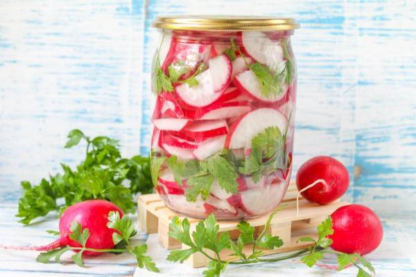 Салат из редиски — 20 самых вкусных и простых рецептов овощного салата
