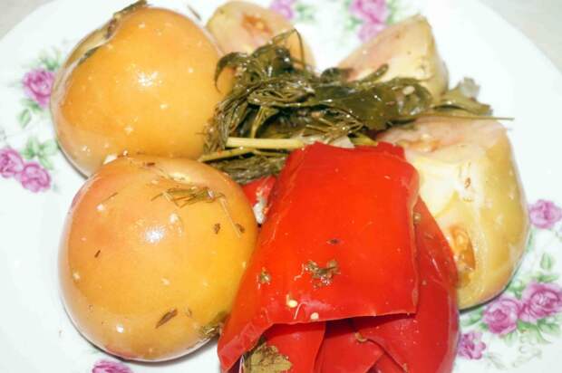 Как и чем полить помидоры чтобы быстрее краснели, были крупные и сладкие: лучшие подкормки для быстрого созревания и наливания плодов томатов