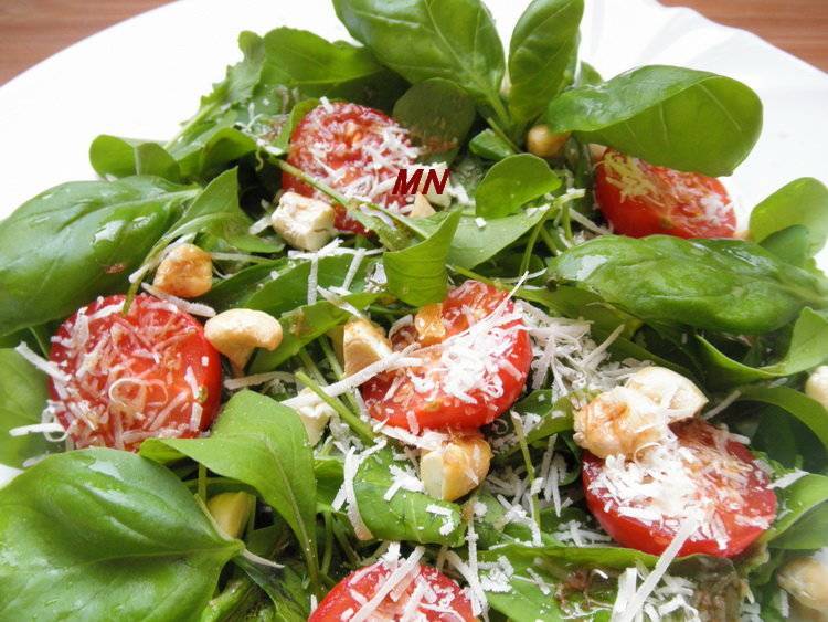 Витаминные салаты со свежей зеленью. рецепты от сибмам с фото - салаты