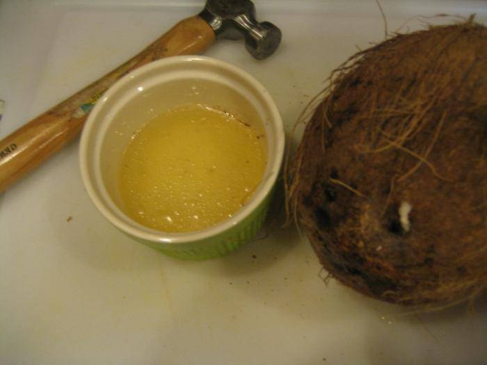 Как расколоть кокос в домашних условиях
