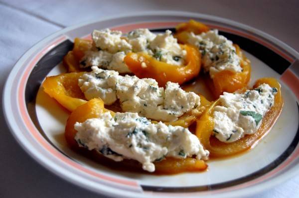 Перец, фаршированный сыром: 5 простых топовых рецептов