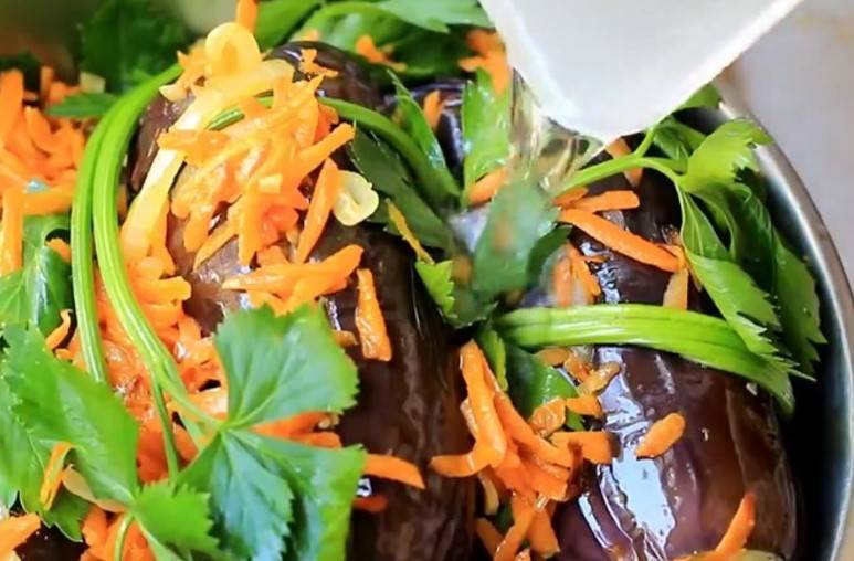 Квашеные баклажаны, фаршированные морковью и чесноком: как приготовить синенькие, начиненные овощами вкусно и просто