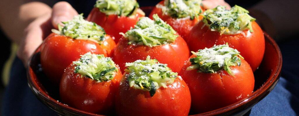 Фаршированные помидоры в духовке - съедобные чашечки: рецепты с фото и видео