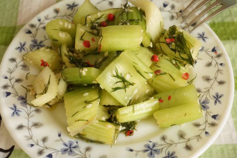 Лучшие рецепты заготовки листового сельдерея на зиму
