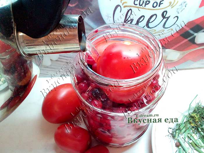 Рецепт помидоры в соке красной смородины