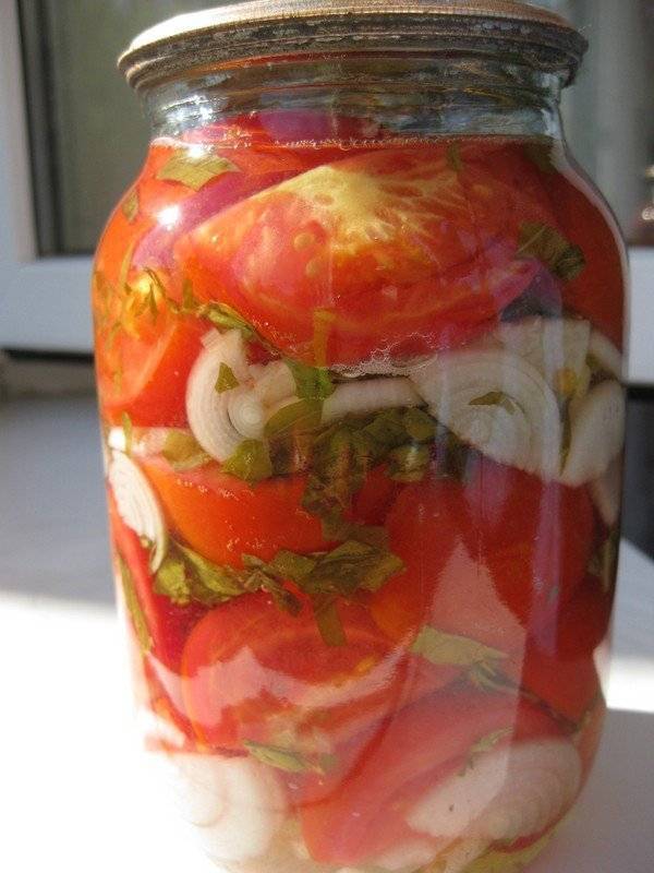 8 рецептов салатов из помидор на зиму без стерилизации