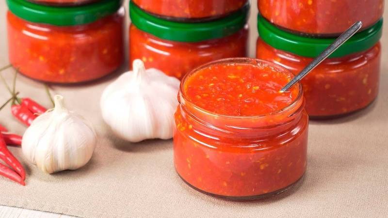 Аджика из помидоров на зиму — лучшие рецепты