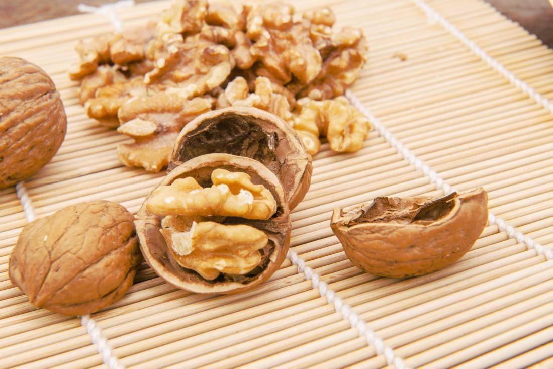 Польза и вред грецких орехов