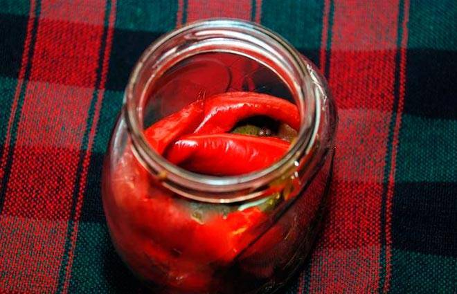 Как заготовить острый красный перец на зиму: рецепты и советы