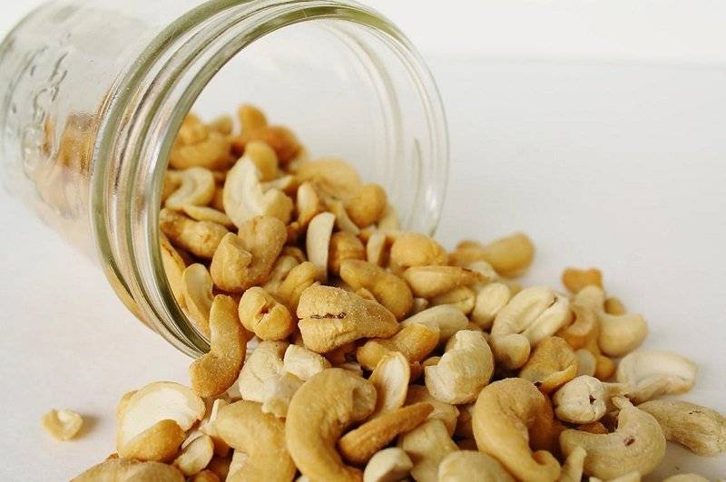 Зачем вымачивать орехи в воде: миндаль, арахис грецкий и кедровый орех
