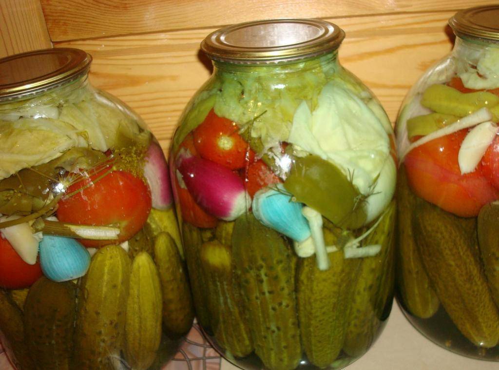 Салат десятка из баклажанов на зиму: пошаговый рецепт в трех вариантах