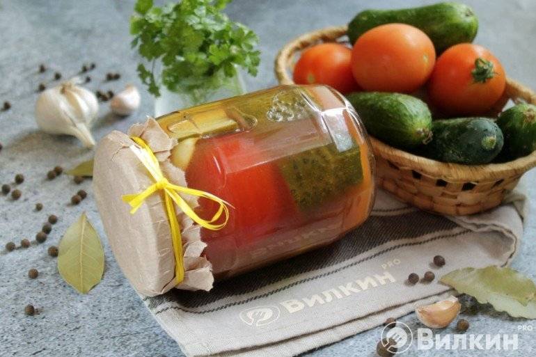 Ассорти из помидоров и огурцов на зиму: самые вкусные рецепты
