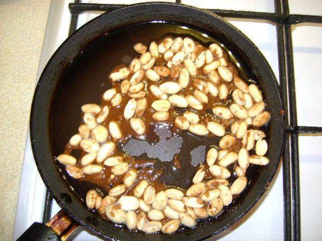 Как правильно жарить арахис на сковородке с солью