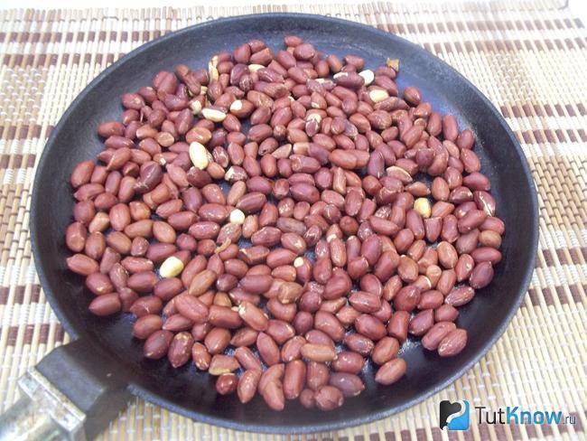 Как жарить арахис на сковороде - пошаговый рецепт