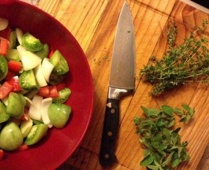 Салат из зеленых помидоров на зиму - очень вкусные рецепты с фото