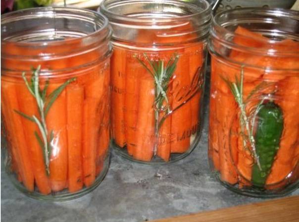 Заготовка моркови на зиму в банках целиком