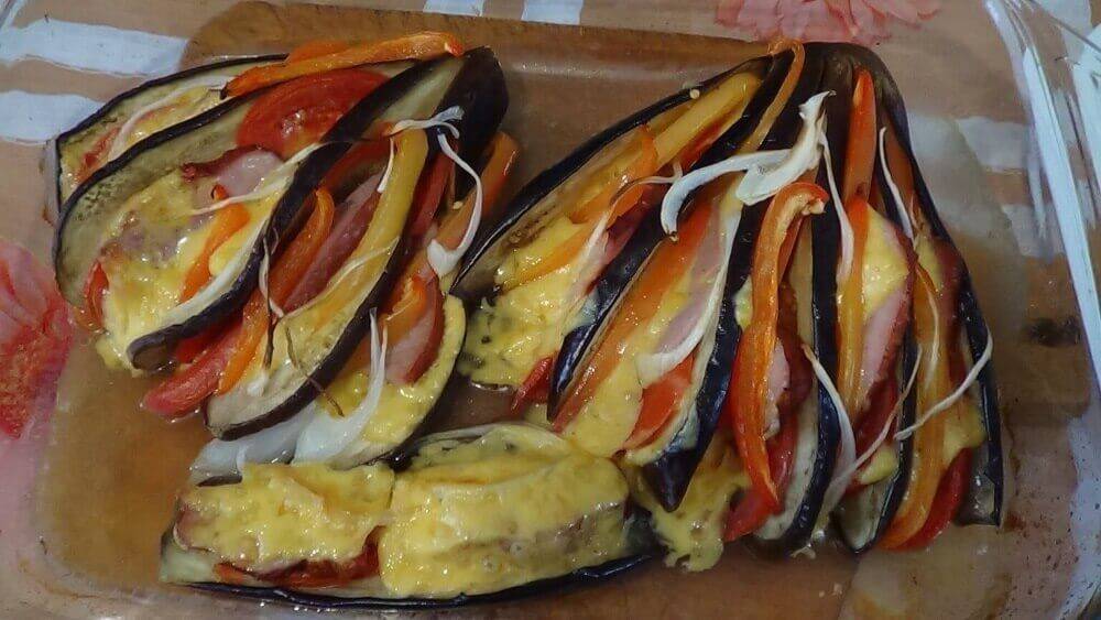 Как запечь баклажан целиком в духовке. вкусные баклажаны, запеченные в духовке с помидорами и сыром | здоровье человека