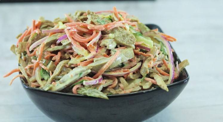 Вкусный и свежий салат из огурцов на зиму «нежинский»