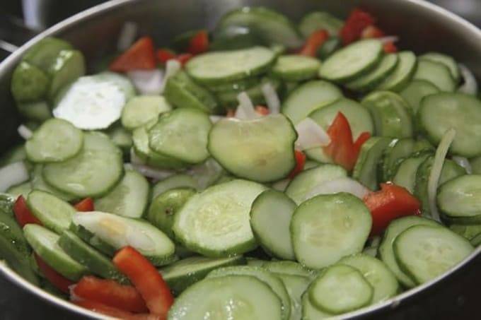Салат со свежим огурцом. 13 простых и очень вкусных рецептов
