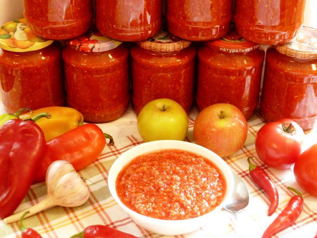 Аджика с яблоками и помидорами на зиму, рецепт приготовления