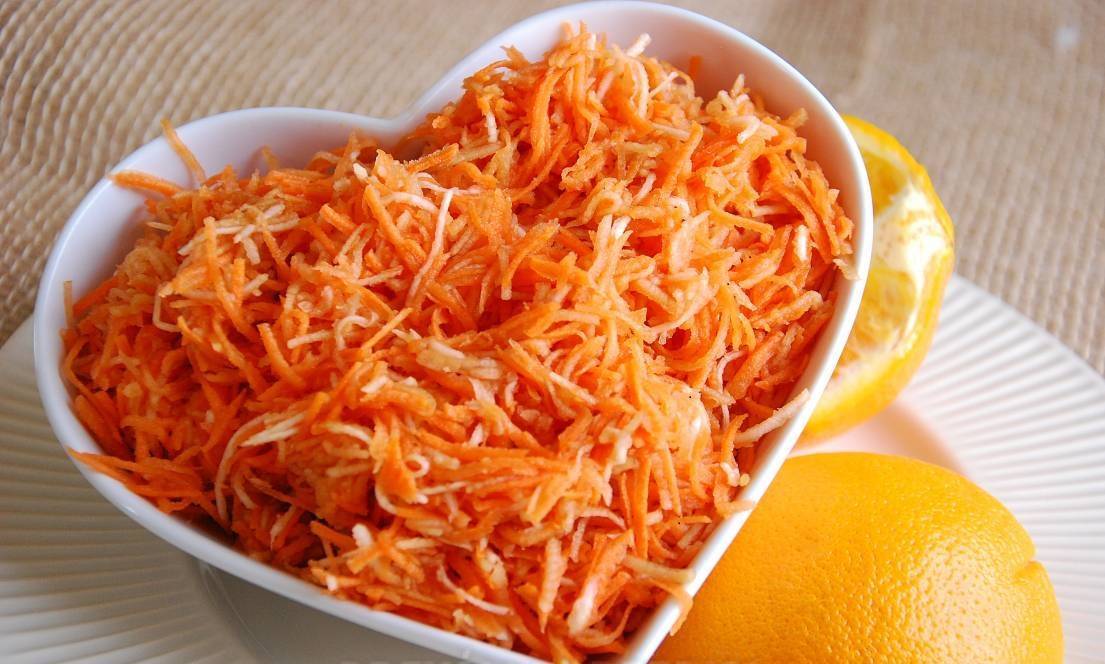 Салат из моркови с сельдереем и белокочанной капустой. 1000 кулинарных рецептов для желающих похудеть. 100% гарантия
