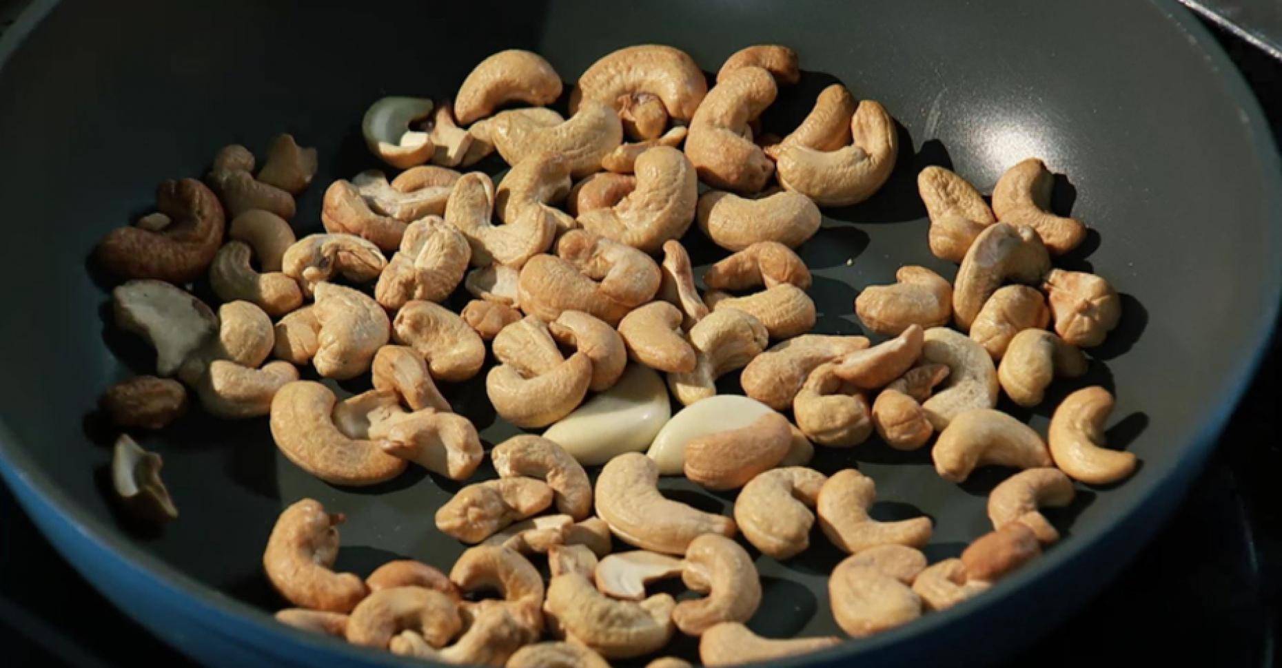 Как обжарить орехи в духовке- рецепт пошаговый с фото