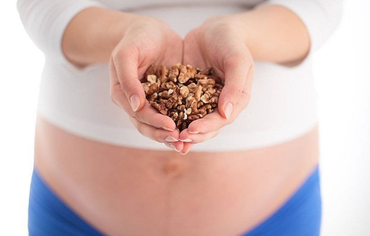 Арахис при беременности: польза, вред и меры предосторожности