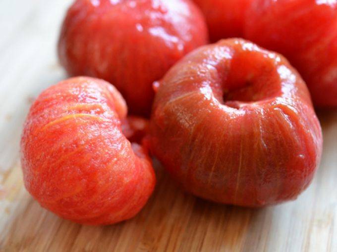 Помидоры без кожицы (шкурки) — вкусные рецепты заготовки в томате, собственном соку, по-быстрому