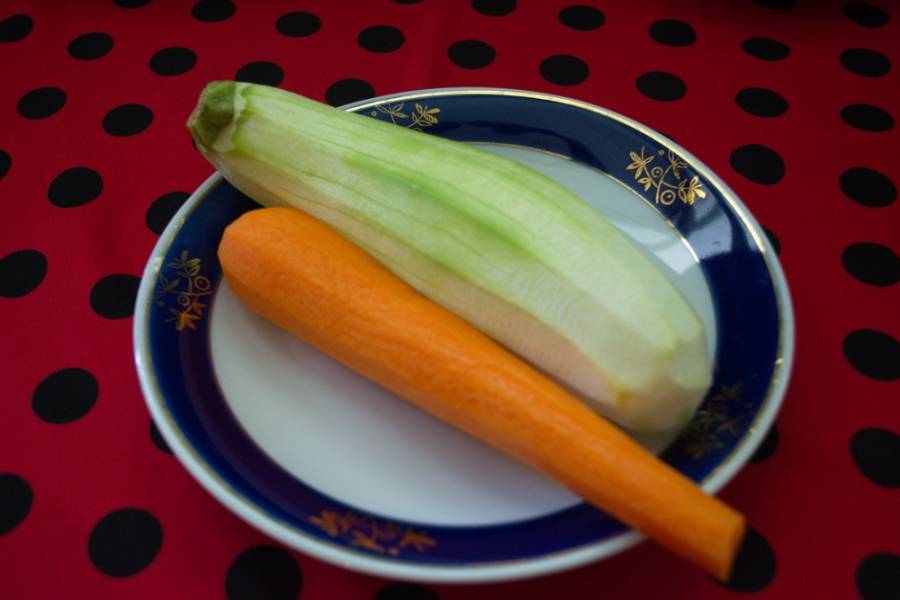 Салат из кабачков на зиму: вкусные рецепты с помидорами, морковью и луком, яблоками. кабачки как грузди (грибы): обалденно-вкусный рецепт салата