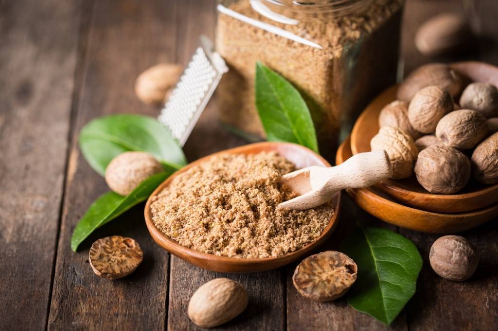 Описание и свойства мускатного ореха и эфирного масла