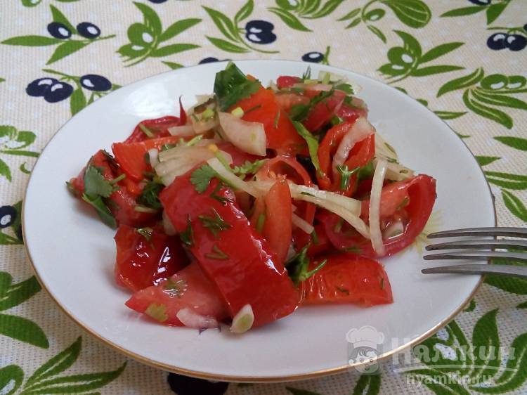 Свинина, тушеная с помидорами и болгарским перцем - 11 пошаговых фото в рецепте