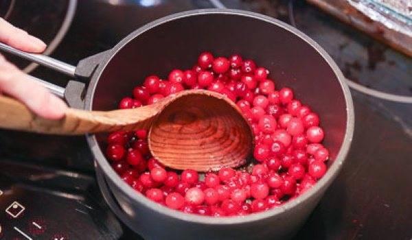 Компот из клюквы - рецепты из свежей, замороженной и сушеной ягоды с яблоками, брусникой, облепихой