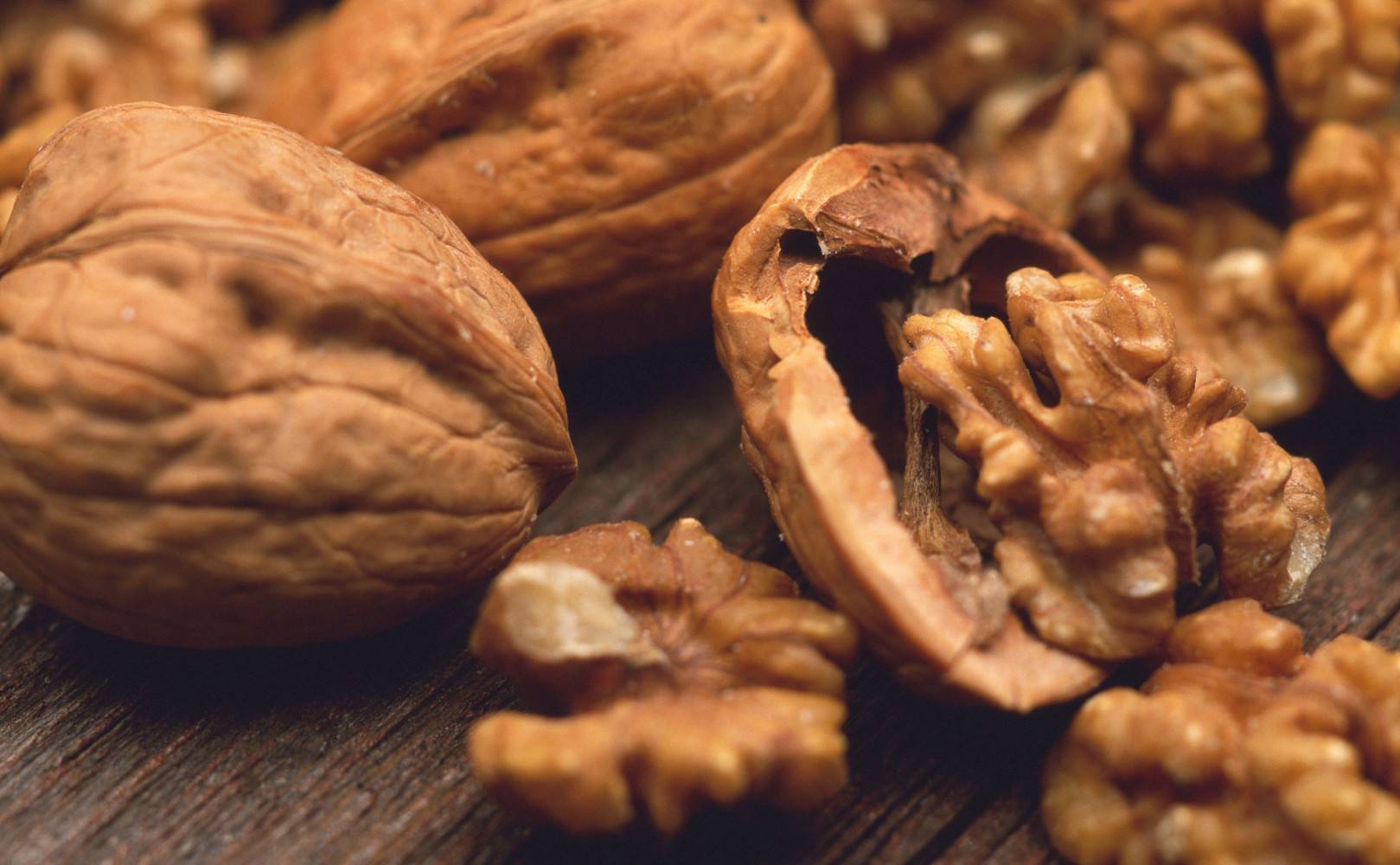 Орехи: полезные и лечебные свойства, противопоказания