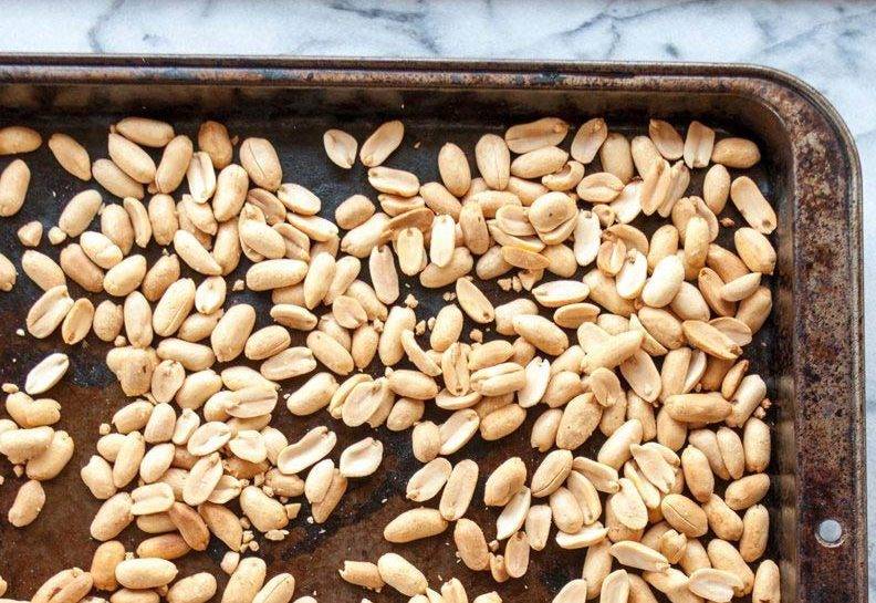 Правила хранения арахиса и срок годности: как сберечь орех и продукты из него?