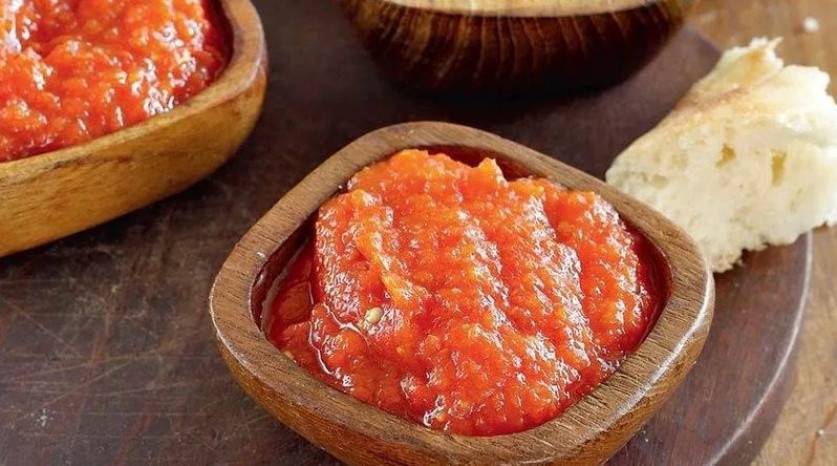 Лютеница: рецепты любимого болгарского соуса в домашних условиях