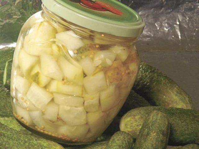 Салат из огурцов на зиму - палочка-выручалочка круглый год: рецепт с фото и видео