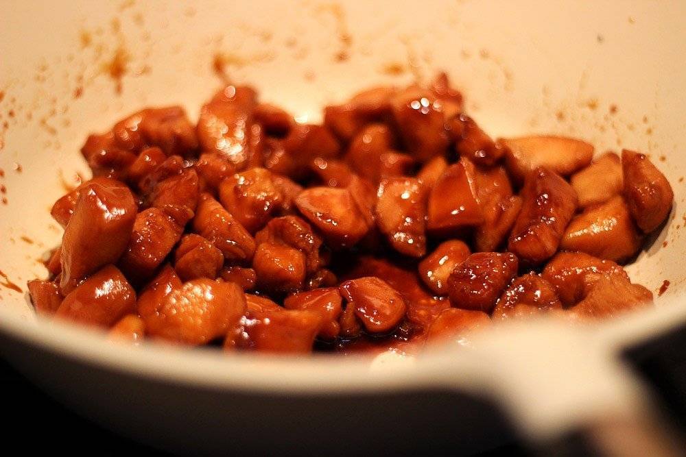 Курица с арахисом в соусе терияки – кулинарный рецепт