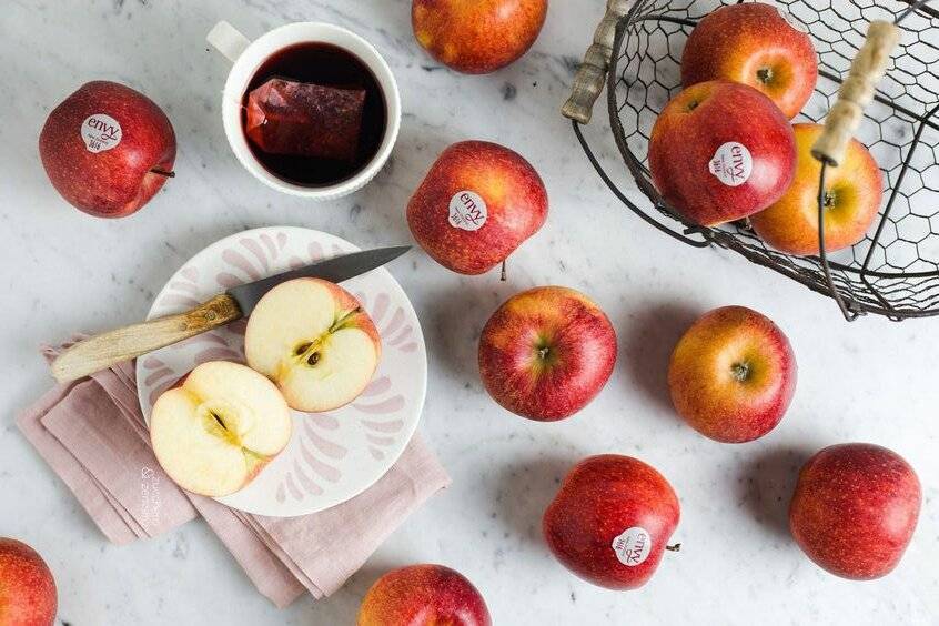 Куда деть яблоки, если жалко выкидывать: лучше сделайте сидр — рецепт простейший, результат вкуснейший