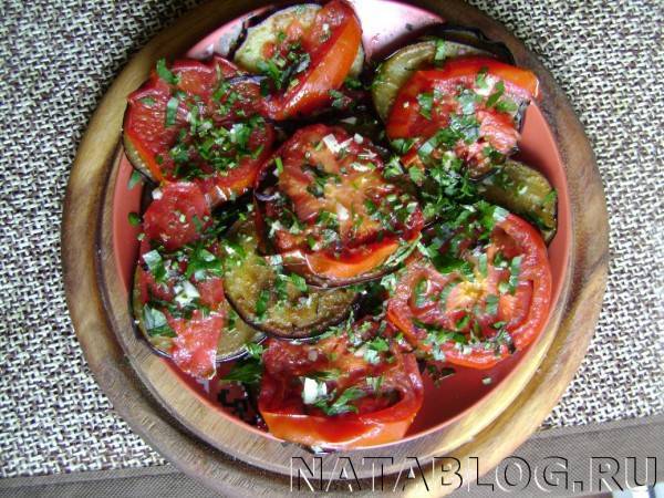 Закуска из баклажанов с помидорами и чесноком – микс ароматов: рецепт с фото и видео