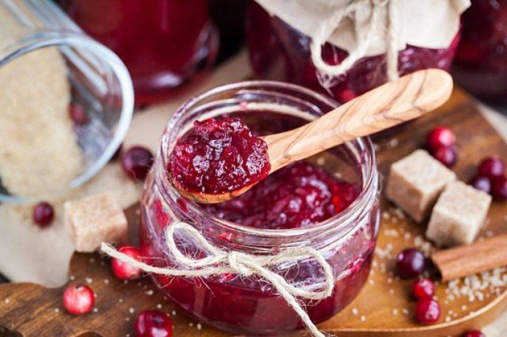 Клюква с сахаром на зиму: как приготовить ягоду