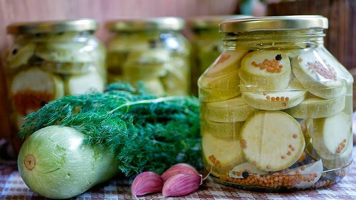 Супер-закуска «кабачки в остром соусе»: два легких вкусных рецепта! — все заготовки и консервация