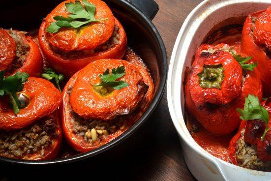 Жареные перцы с луком и помидорами