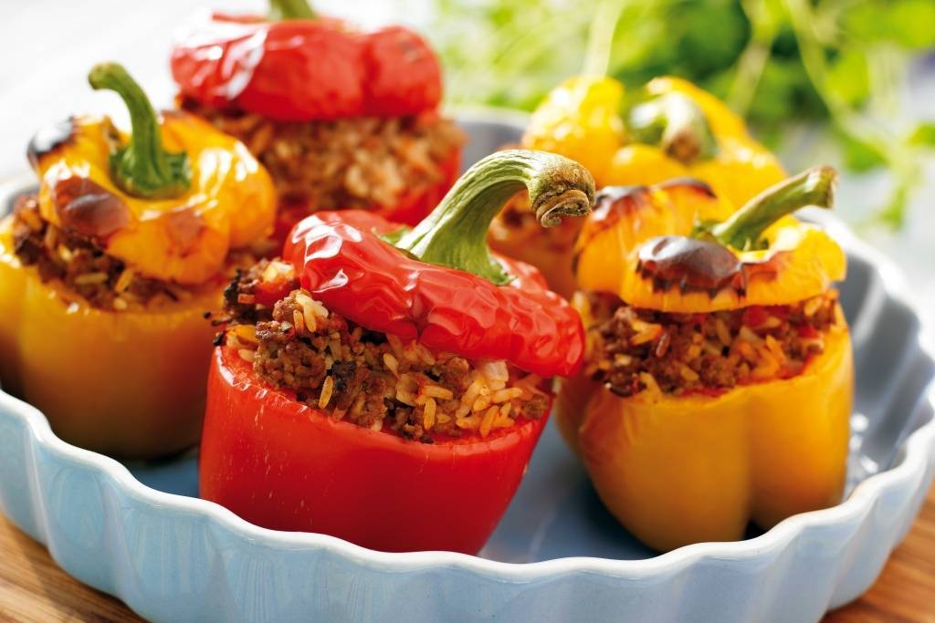 Перец, фаршированный овощами: самые вкусные рецепты
