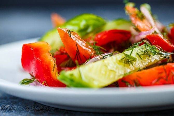 Салат со свежим огурцом. 13 простых и очень вкусных рецептов